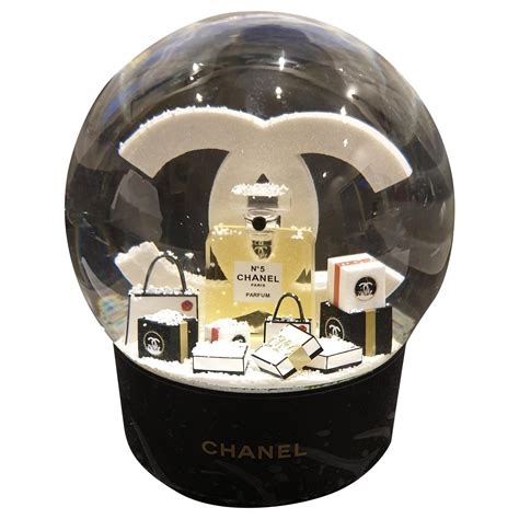 chanel snowglobe 2019